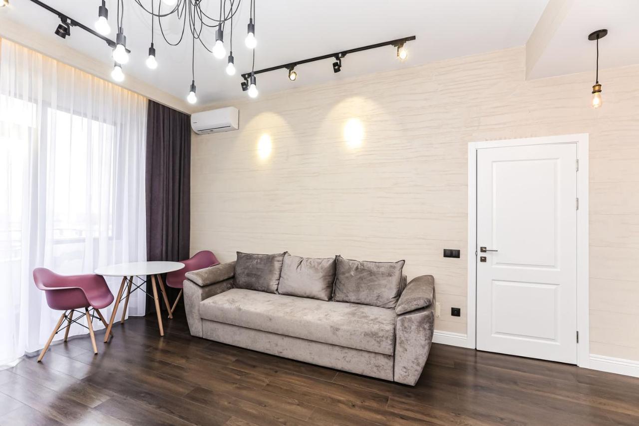Double Skyhouse Exclusive Apartments Chisinau Eksteriør bilde