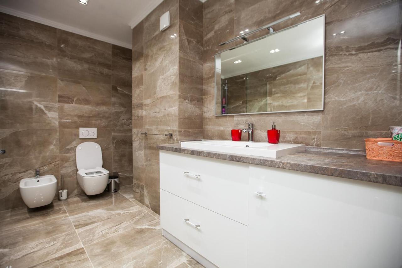 Double Skyhouse Exclusive Apartments Chisinau Eksteriør bilde