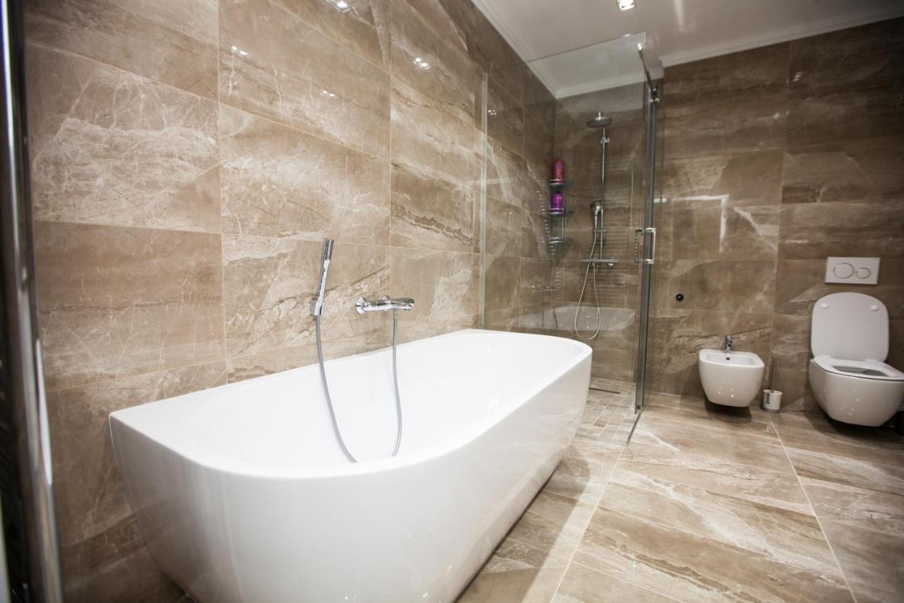 Double Skyhouse Exclusive Apartments Chisinau Eksteriør bilde