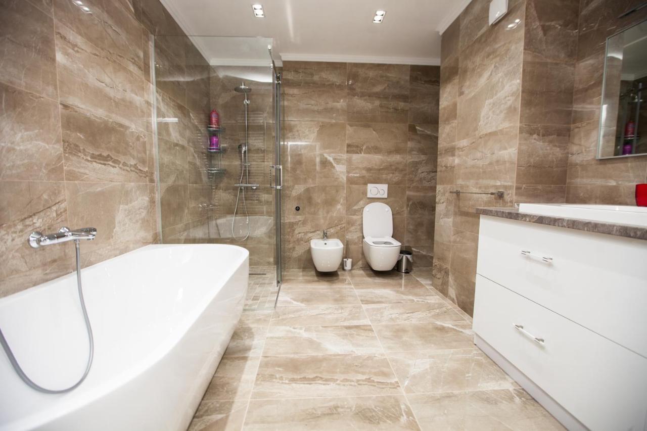Double Skyhouse Exclusive Apartments Chisinau Eksteriør bilde